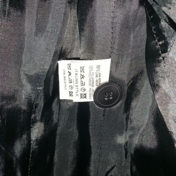 Italian Ladies Suit - Picture 8 of 8